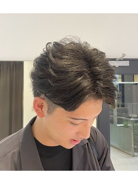 ブロッシー(blossy.) 短めでも再現可能!ショートフェザーパーマ!