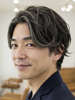 クート オム 南浦和(ku-to homme)の写真/白髪を隠すのではなく活かして魅せる！大人のこなれ感を演出する白髪ぼかしハイライト始めませんか？