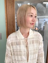 ヒビヲ 天神警固(HIBIO) ショートボブ切りっぱなしボブタッセルボブブリーチダブルカラー