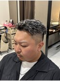 極道パーマ 平巻きパーマ ホワイトメッシュ 刈り上げ フェード