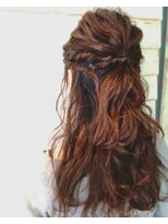 ネオリーブ アンド 渋谷店(Neolive &)&nbsp;【Neolive & 渋谷店】クセ毛風　ゆるフワハーフアップ