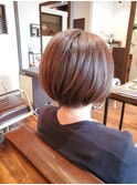 【お客様フォト】軽い毛流れの自然な前下がりショートボブ