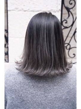 ティンク センター南 (Tink) 地毛風/グレージュ/外ハネ/ボブ/ツヤ感