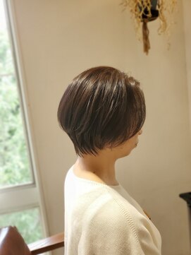 ヘアスペース リズム グリーン(Hair space Rizm green) 大人ショート