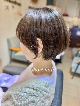 ネオリーブ モカ 川崎チネチッタ店(Neolive mocca) 20代　30代　40代　50代　大人可愛い　ショート　グレージュ