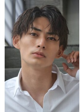 オルズ 渋谷(ALLZ) センターパート縦落ちツイストスパイラルパーマ波巻きパーマ