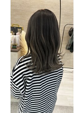 サロンドディバース(Salon de DIVERSE) 放置可能なバレイヤージュ