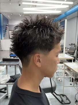 ゼストプール(ZEST POOL) 束感で引き出すバチイケスパイキーショート