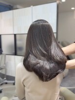 イリス 銀座(IrIs) 毛流れで魅せるアッシュグレー/セミロングレイヤー