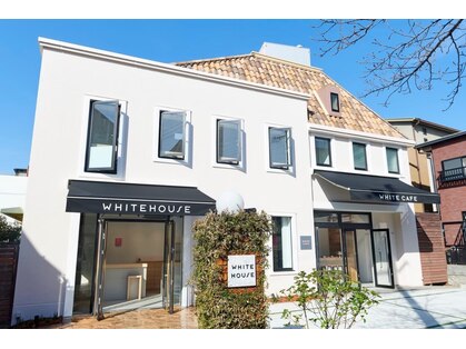 WHITE HOUSE 芦屋さくら並木店の写真