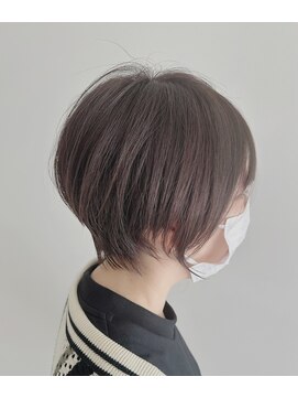 ナーナーナー モエ(Nana no moe) 丸みのあるショートボブ
