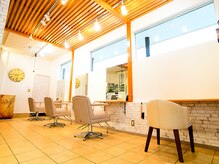 シエナ 太田(Siena)の雰囲気（自然光が入る明るい店内◇）