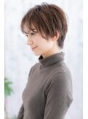 セミウェットな質感小顔耳かけマニッシュショートc1