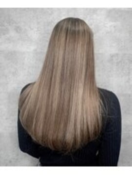 プレビア 上尾店(PREVIA) アッシュベージュ☆ストレートスタイル