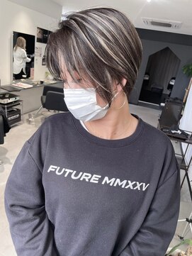 キング 梅田(K!ng) 【梅田】ホワイトハイライトハイライトカラーハンサムショート