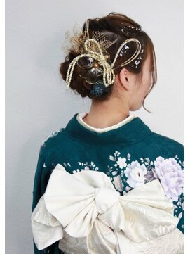 ヴィアーレ(VIALE) 成人の日：ヘアアレンジ