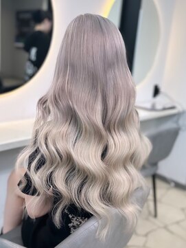 ラピス 福岡天神店(Lapis) シルバーグラデーション/ブリーチ/ハイトーン/髪質改善