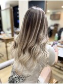 ハイライトカラーミルクティーベージュレイヤーカット
