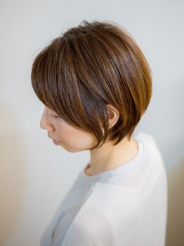 ジュアン 新宿御苑前(Juin)の写真/気になる白髪を自然にカバー！頭皮への負担も最小限に、透明感と艶のある美しい髪色へ導きます＊