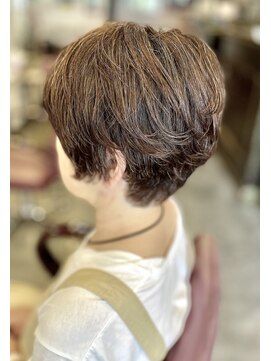 サーティエイト(38) 50代 ゆるふわ丸みショート/パーマ/カット/髪質改善/ボブ/元町/