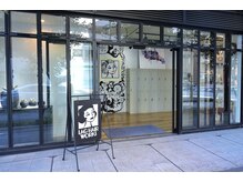 [外観]レトロな看板が目印です♪