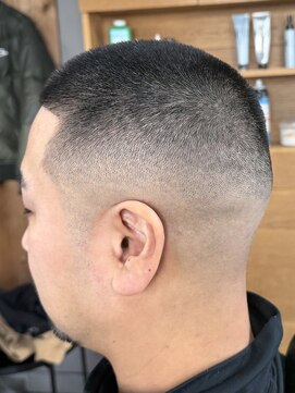 ユーゼンイーストサイドテラスホットヘアー(YUZEN EAST SIDE TERRACE HOT HAIR) 坊主フェード