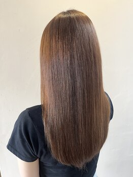 オクユキ(OKUYUKI)の写真/クセを改善しながら同時に髪質改善!オーダーメイドの施術で手触りの良い自然な仕上がりに。