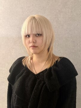 ノブレス(NOBLESSE) ホワイトブロンド×ハッシュカット