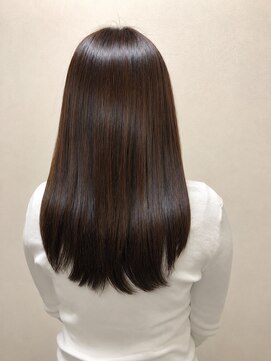 ウイバイファースト(u'i by first) 艶やかなロングヘアで大人の美髪へ