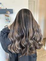 ティフル(TifuL)&nbsp;ハイコントラストバレイヤージュ（グレージュ系）