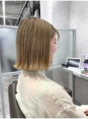 ハイトーン/切りっぱなしボブ/外ハネ/シースルーバング/大阪梅田