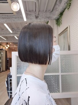 内側刈り上げ切りっぱなしボブ　30代40代50代60代  前髪無し