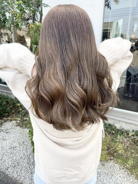 ノルン バイ シェリッシュ(Norn by sheriche) 柔らかアッシュベージュ