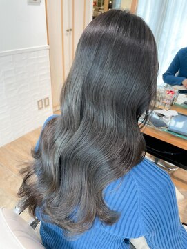 ネオリーブ チロル 横浜西口店(Neolive CiroL.) 艶感たっぷり　グレージュカラー　エギョモリ