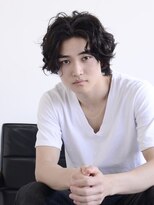 ロアー ヘアー マックイーン 流山おおたかの森店(RAWR hair McQueen)&nbsp;メンズパーマ_センターパートウルフ