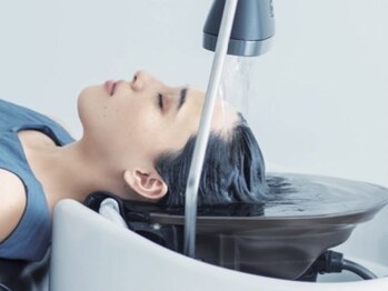 コレットヘアー ザモリオカ(Colette HAIR the MORIOKA)の写真/SNSで話題の《頭浸浴》を導入！日々体験できないリラックスタイムをぜひ体感してみてください…♪