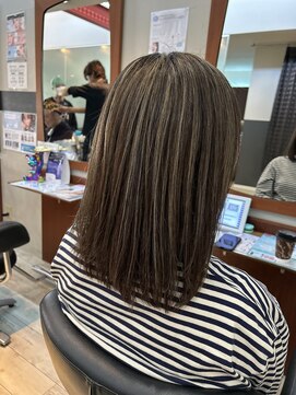 イーエル グランデ(e.ll grande) 白髪ぼかしハイライト