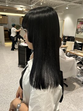 ゼストララ(ZEST Lara) 艶感ブラック【吉祥寺】斎藤百花