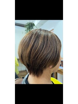 ショートボブ
