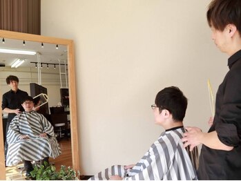 バーバー美容室 モーニング(morning)の写真/【朝5時OPEN/焼津駅徒歩30秒】朝活men'sの間でも話題!経験豊富なスタイリストが貴方の毎日をサポート