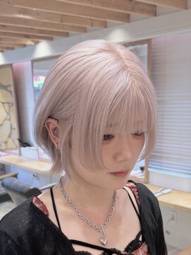 エイト新宿店(EIGHT shinjuku) ホワイトベージュ