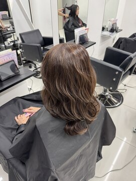 アライブ キチジョウジ(ALIVE Kichijoji) ベース明るめハイライトカラー