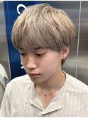 渋谷メンズブリーチカラーミルクティーベージュラウンドマッシュ