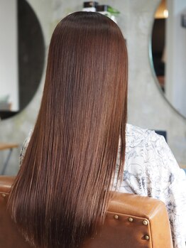 ノエル ヘアー アトリエ(Noele hair atelier)の写真/【自然な艶髪ストレート】ケア配合を贅沢に配合◎美髪矯正、髪質改善ストレートで癖毛やうねりを解決◎