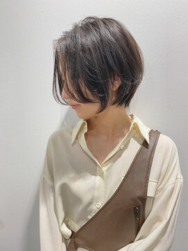 テン(tenn) 色気のある、女性らしいショート◎