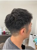 短髪黒髪アップバング束感刈り上げ小顔ナチュラルショートメンズ