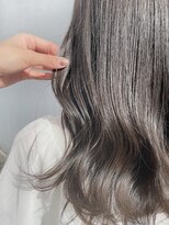 ネイヴィル(navile)&nbsp;◎赤みのない透け感グレージュ