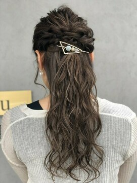ヘアーデザイン ディードット ウル(D. ulu) 人気No1ハーフアップスタイル☆