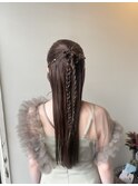 ストレートのツイストハーフアップ
