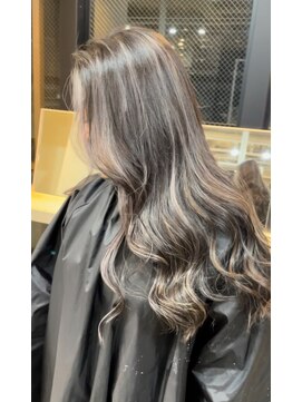 リア 布施店(Lia) 外国人風ハイライト